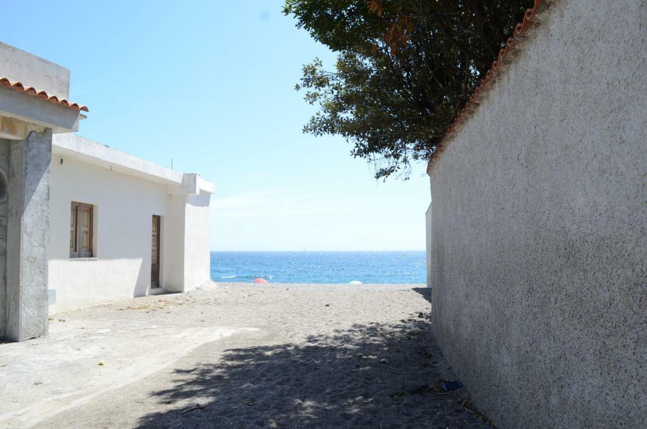 Santanna Beach House - Fondachello-Apartments Com Mascali Exterior foto