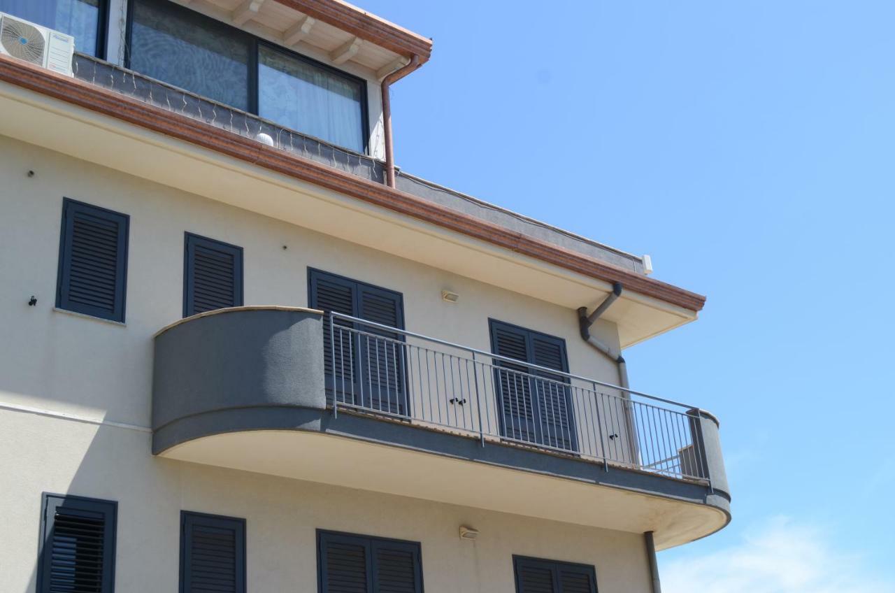 Santanna Beach House - Fondachello-Apartments Com Mascali Exterior foto